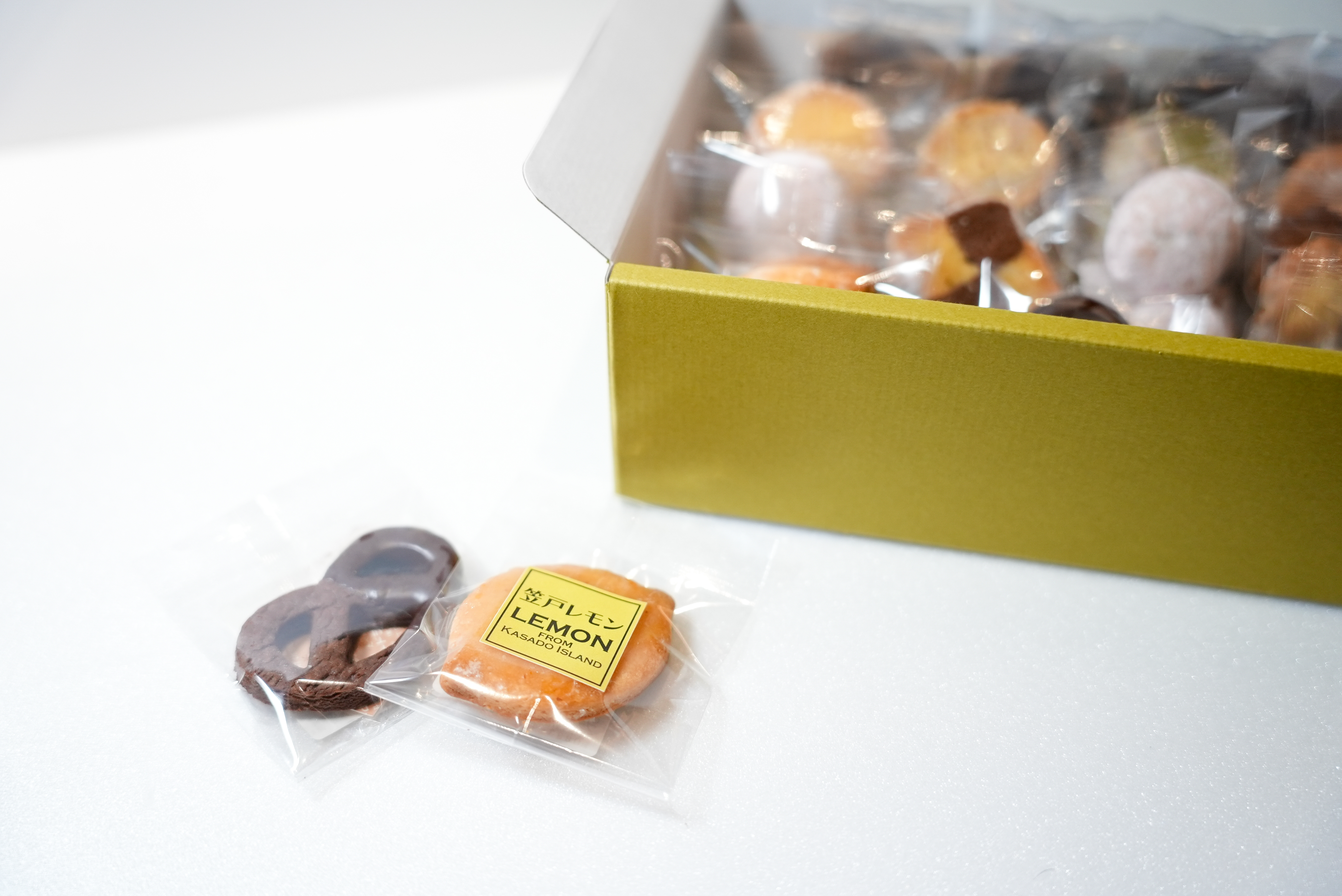 焼き菓子の詰め合わせと個包装の単品商品